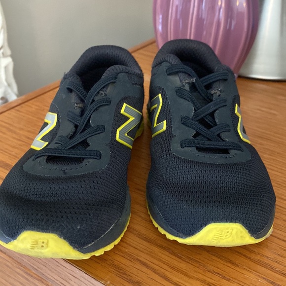 new balance size 8 Toddler - Picture 2 of 3